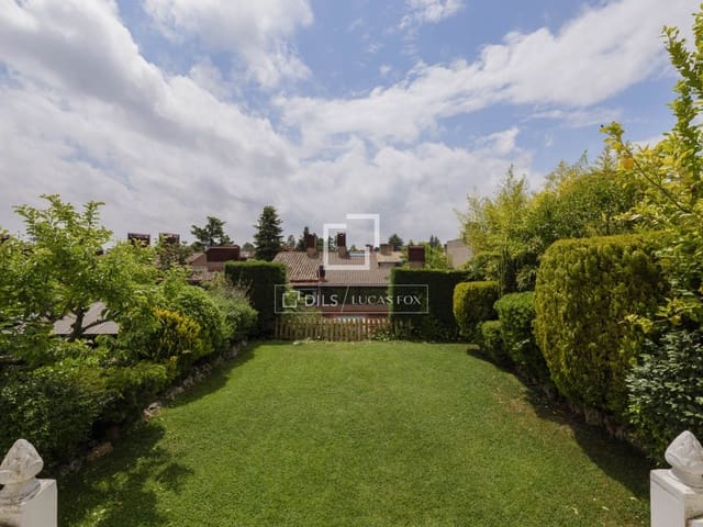 5 sovrum Villa till salu i Boadilla del Monte med pool garage - 1 250 000 € (Ref: 9902325)