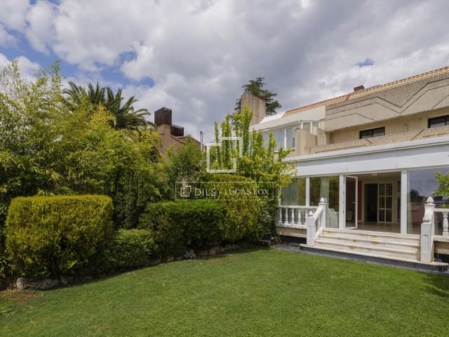 5 sovrum Villa till salu i Boadilla del Monte med pool garage - 1 250 000 € (Ref: 9902325)