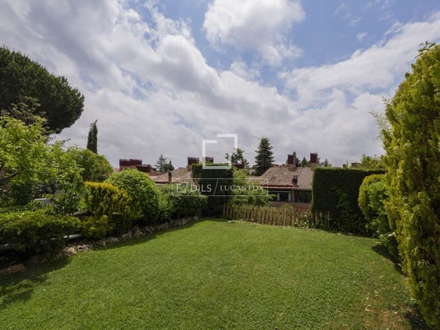 5 sovrum Villa till salu i Boadilla del Monte med pool garage - 1 250 000 € (Ref: 9902325)