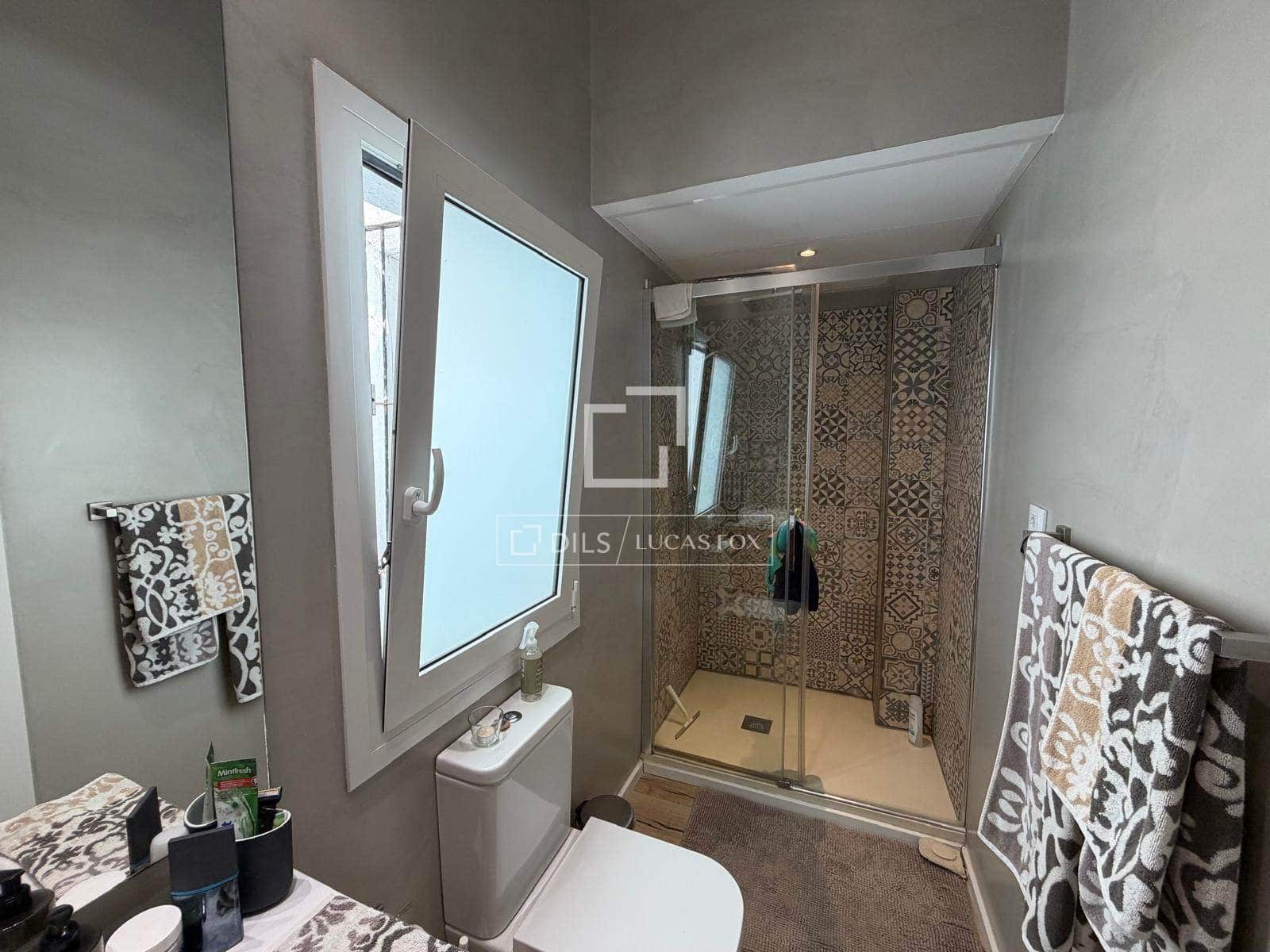 Appartement de 2 chambres à louer à Barcelone ville - 2 300 € (Ref: 9902326)