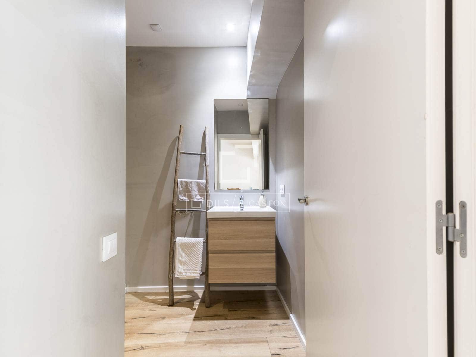 Appartement de 2 chambres à louer à Barcelone ville - 2 300 € (Ref: 9902326)