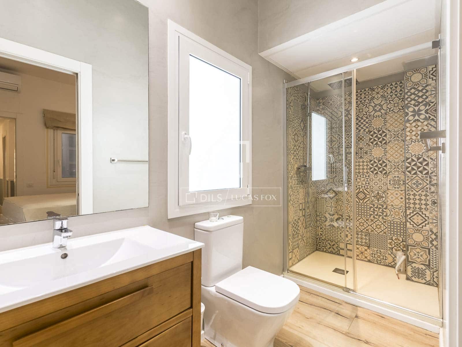Appartement de 2 chambres à louer à Barcelone ville - 2 300 € (Ref: 9902326)