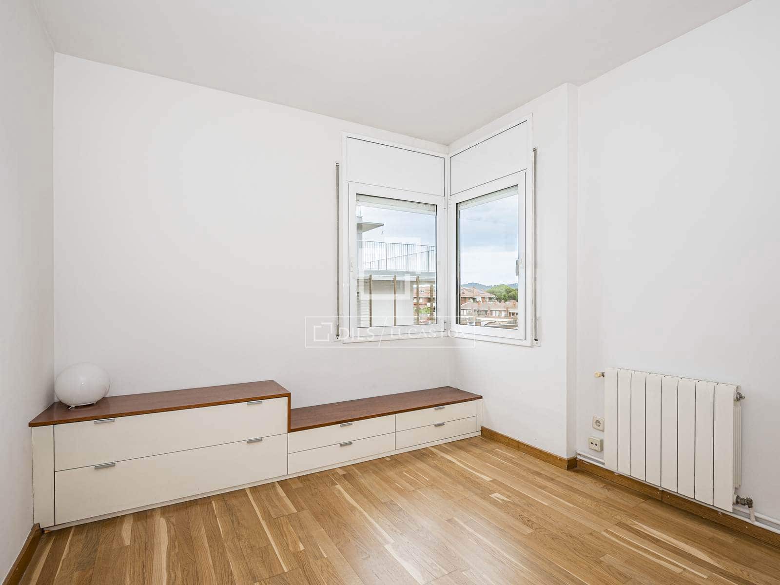 4 makuuhuone Huoneisto myytävänä paikassa Sant Cugat del Valles - 635 000 € (Ref: 9902329)