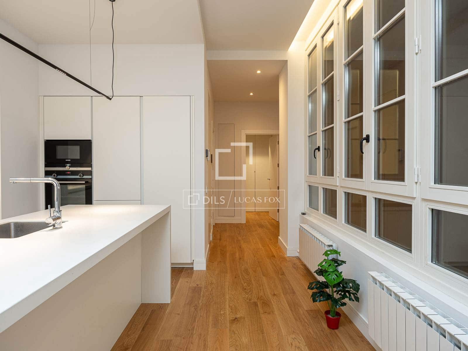 Apartamento de 2 habitaciones en Barcelona ciudad en alquiler - 4.700 € (Ref: 9902399)