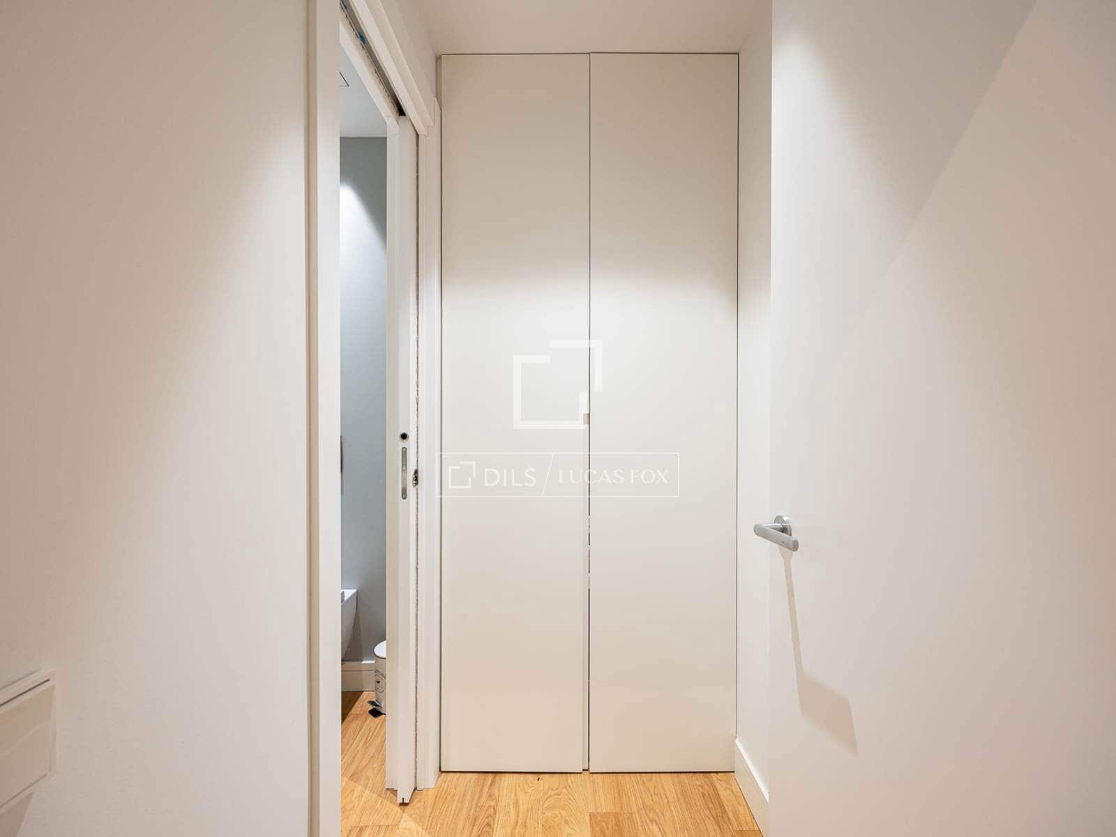 Apartamento de 2 habitaciones en Barcelona ciudad en alquiler - 4.700 € (Ref: 9902399)