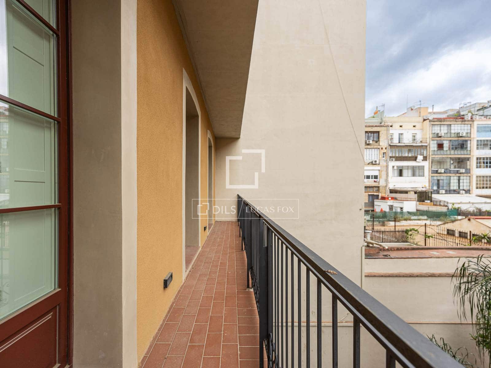 Apartamento de 2 habitaciones en Barcelona ciudad en alquiler - 4.700 € (Ref: 9902399)