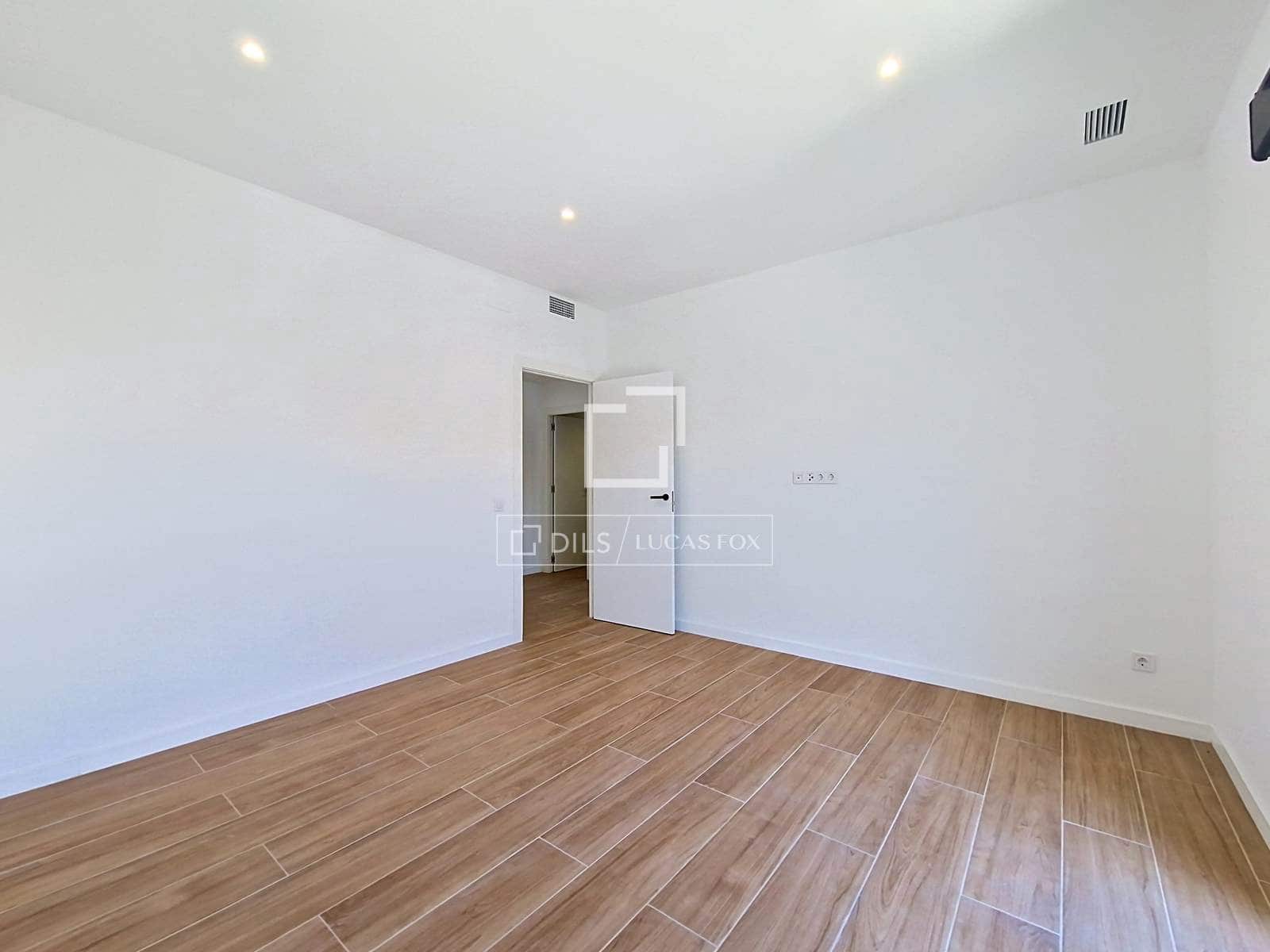 4 soverom Villa til salgs i Cunit med svømmebasseng garasje - € 515 000 (Ref: 9902442)