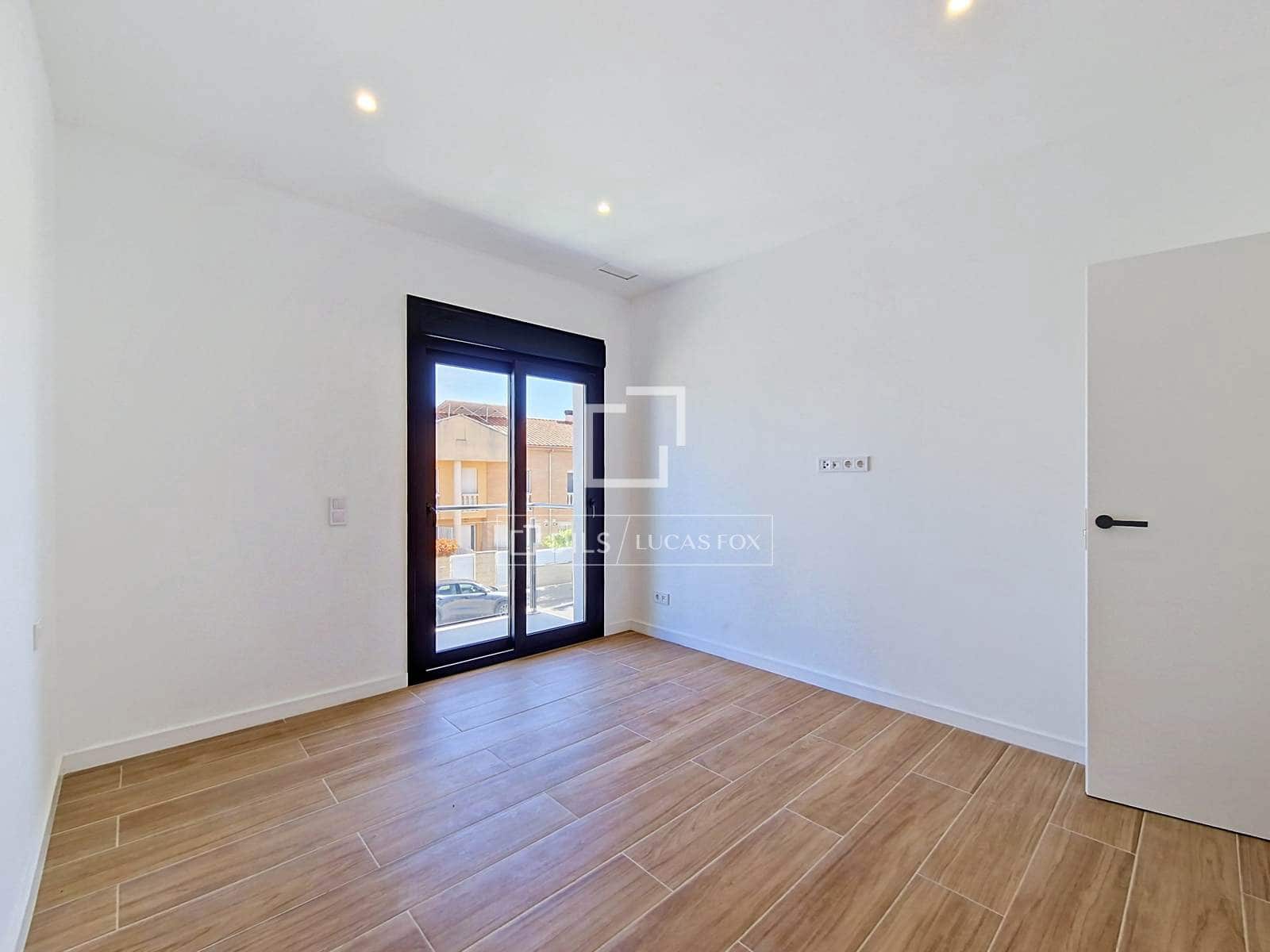 4 soverom Villa til salgs i Cunit med svømmebasseng garasje - € 515 000 (Ref: 9902442)