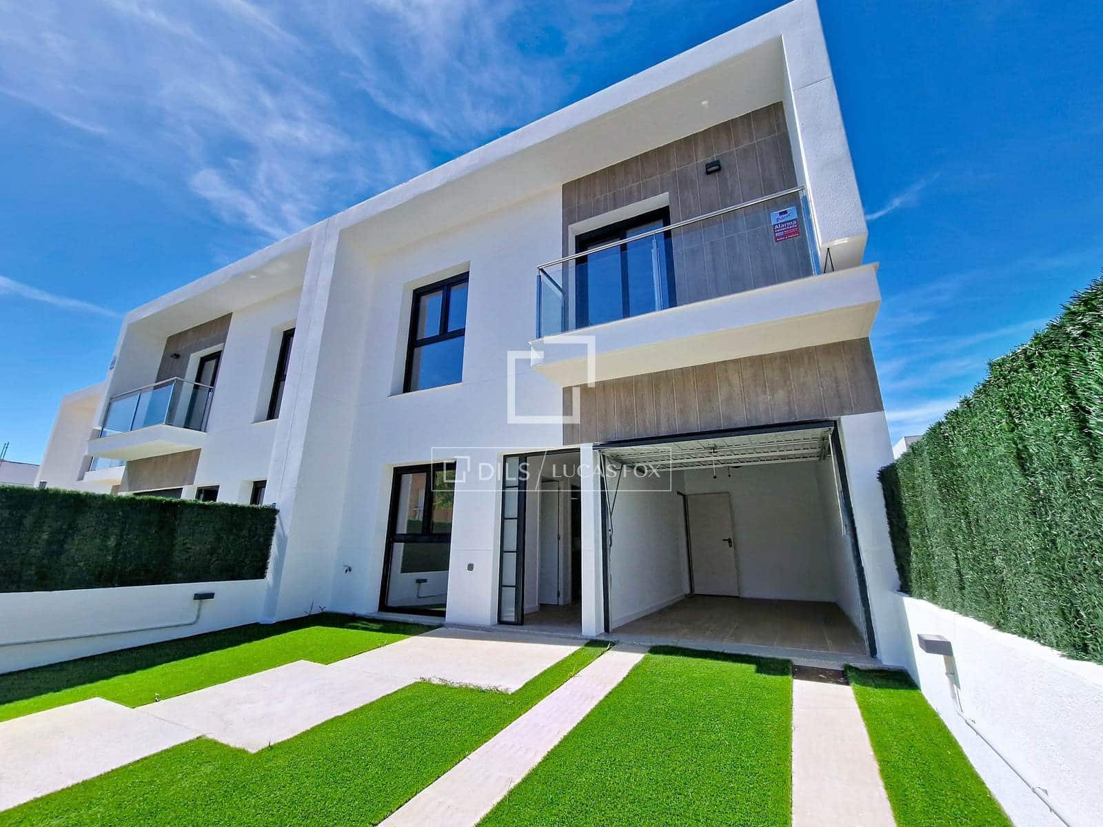 4 soverom Villa til salgs i Cunit med svømmebasseng garasje - € 515 000 (Ref: 9902442)