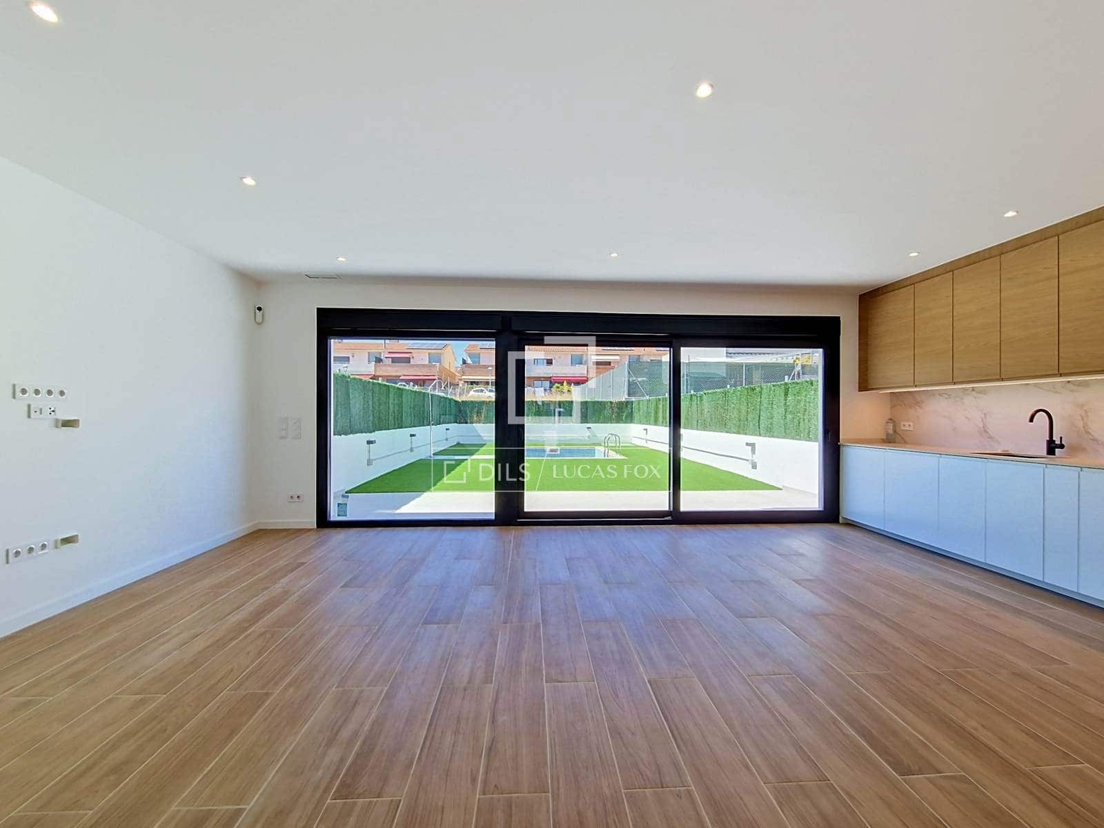 4 soverom Villa til salgs i Cunit med svømmebasseng garasje - € 515 000 (Ref: 9902442)
