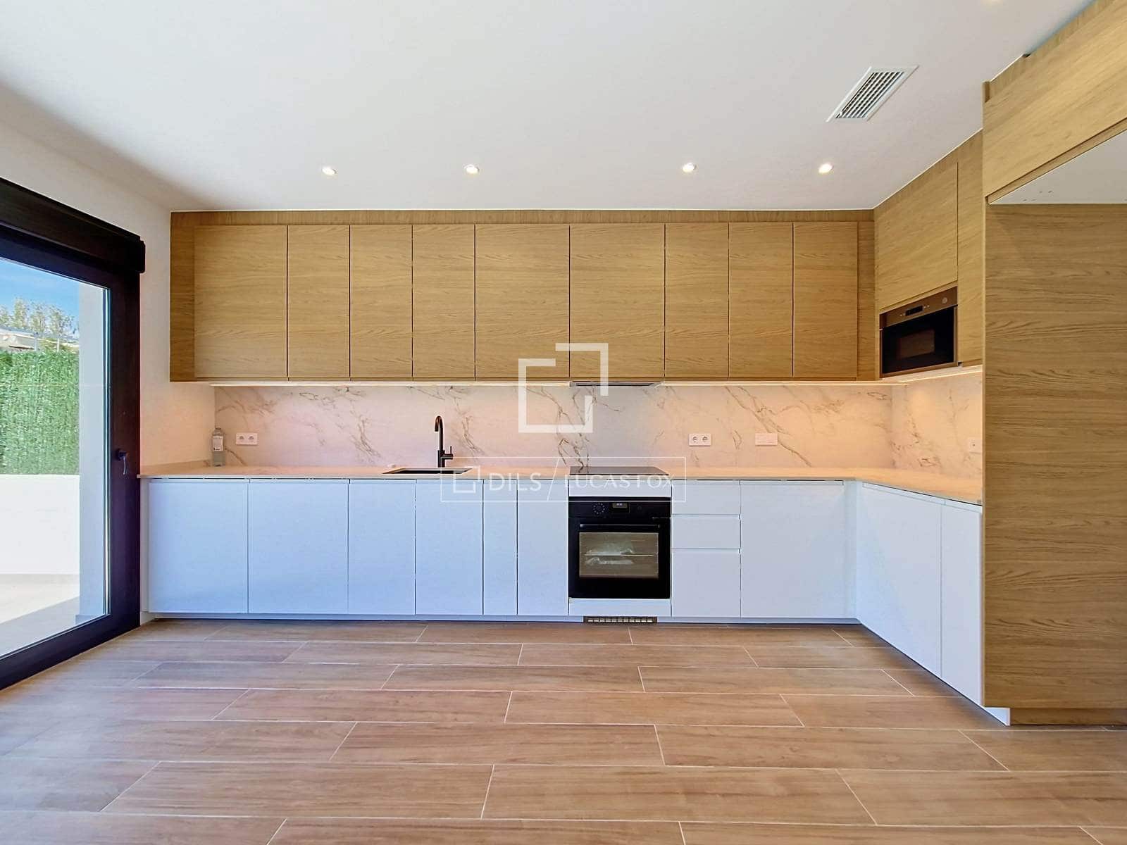 4 soverom Villa til salgs i Cunit med svømmebasseng garasje - € 515 000 (Ref: 9902442)