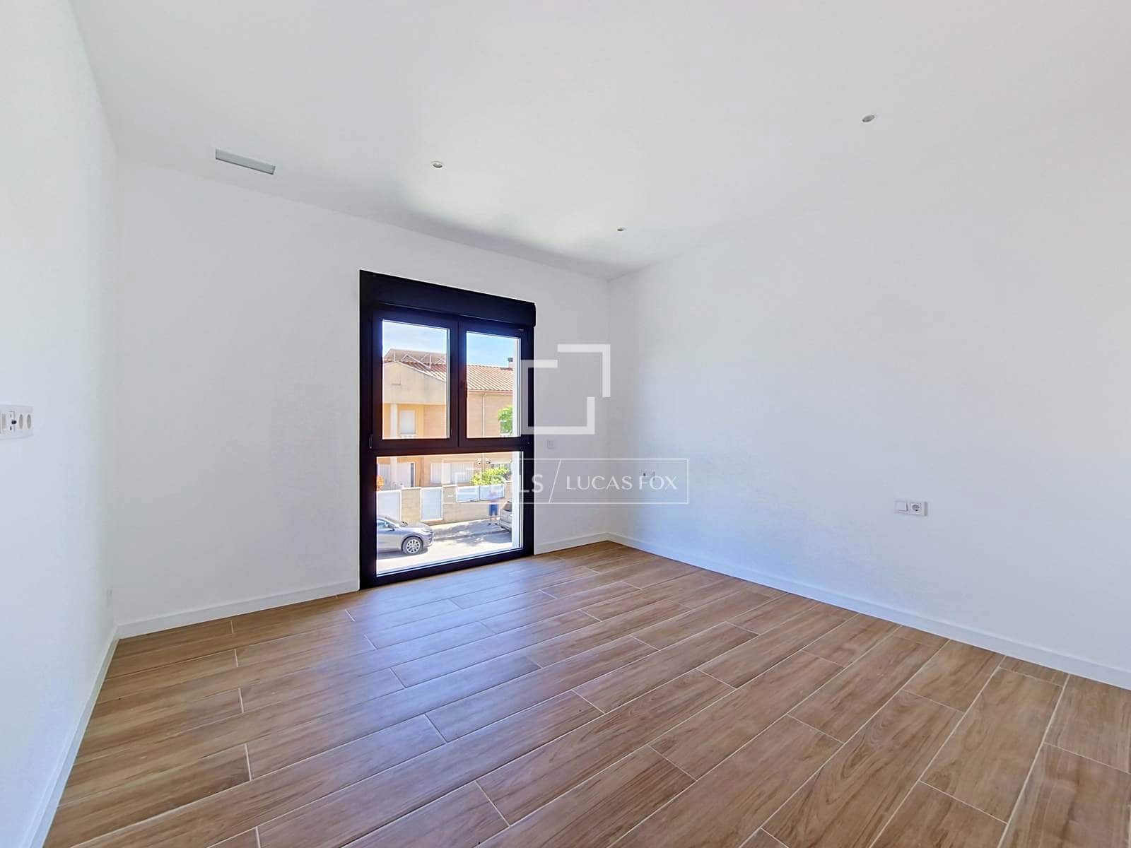 4 soverom Villa til salgs i Cunit med svømmebasseng garasje - € 515 000 (Ref: 9902442)