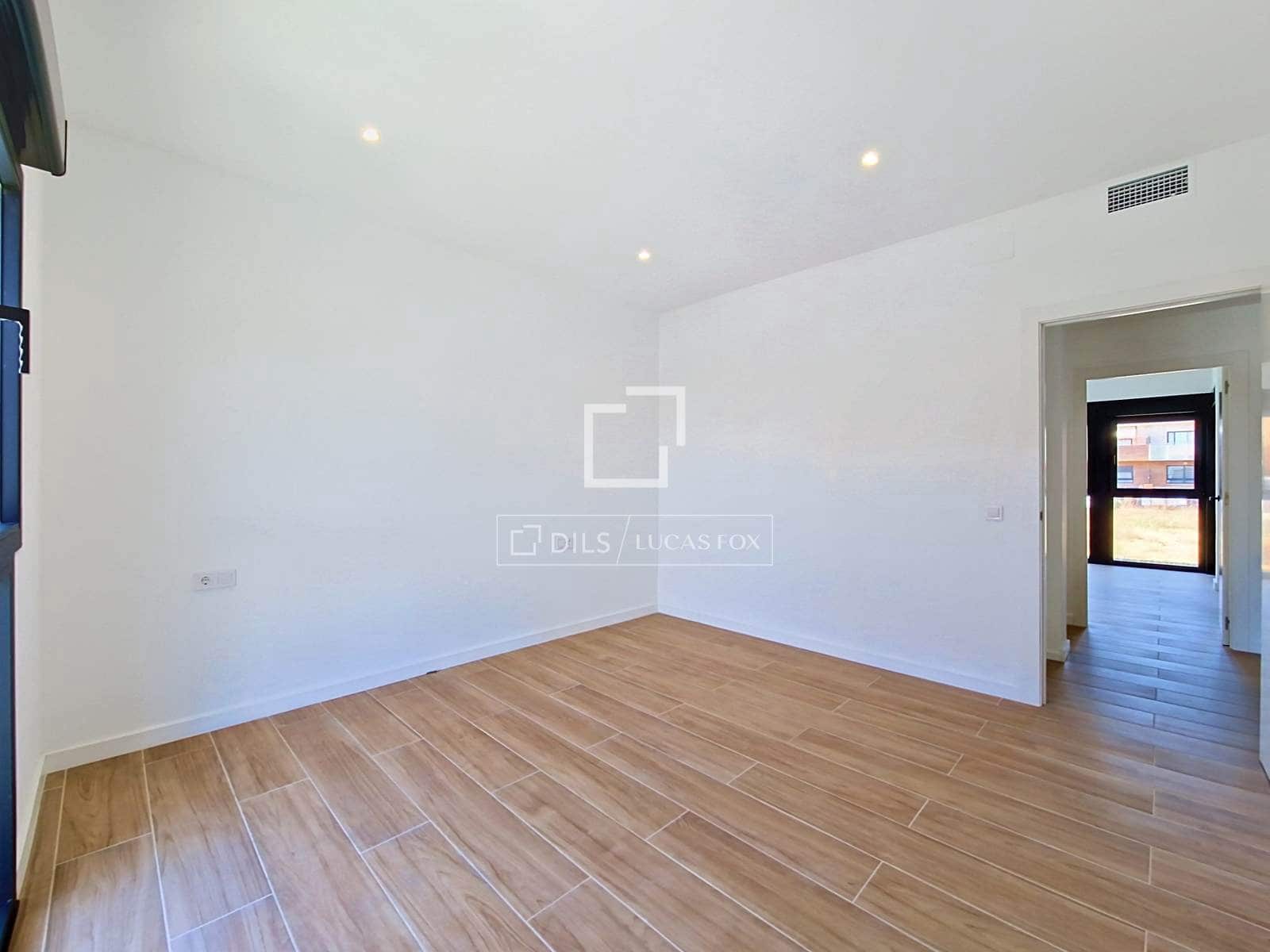 4 soverom Villa til salgs i Cunit med svømmebasseng garasje - € 515 000 (Ref: 9902442)