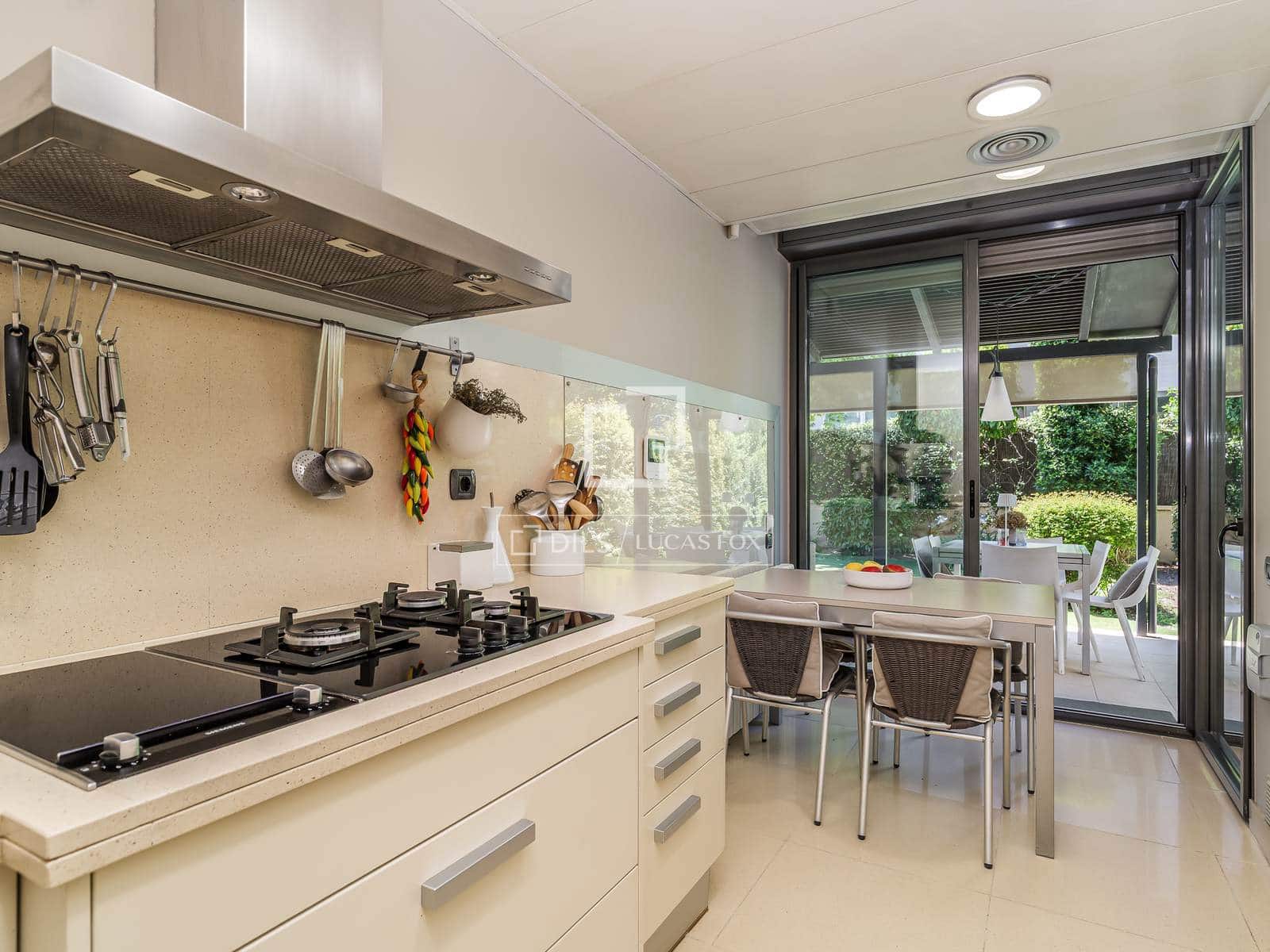 4 sovrum Lägenhet till salu i Barcelona stad med pool garage - 1 950 000 € (Ref: 9904889)