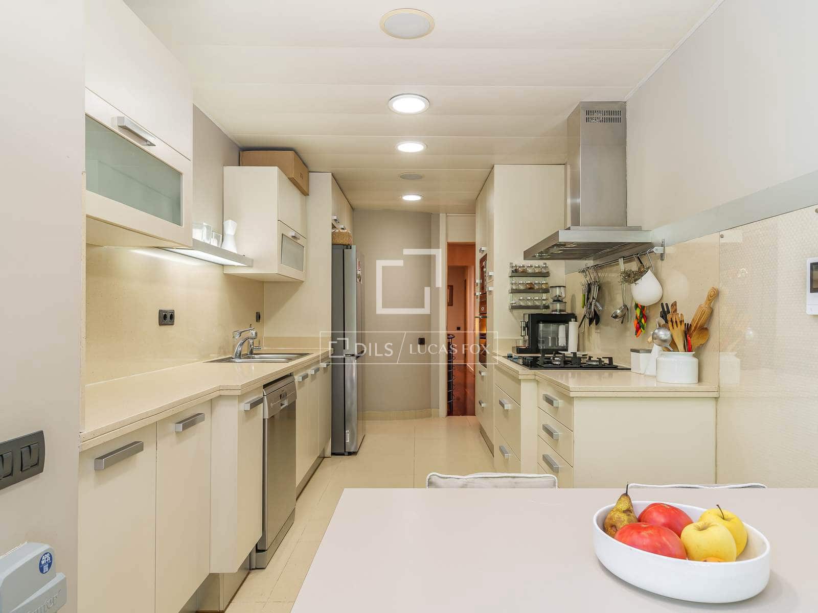 4 sovrum Lägenhet till salu i Barcelona stad med pool garage - 1 950 000 € (Ref: 9904889)