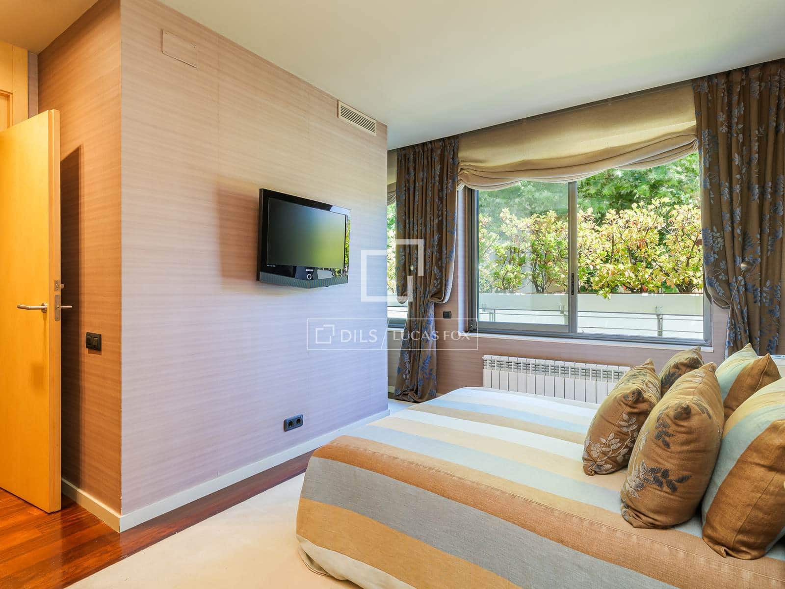4 sovrum Lägenhet till salu i Barcelona stad med pool garage - 1 950 000 € (Ref: 9904889)
