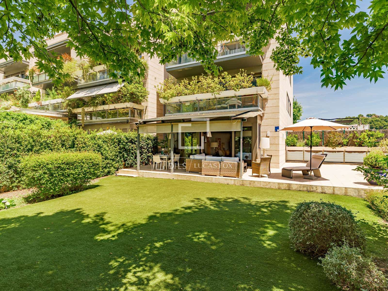 4 sovrum Lägenhet till salu i Barcelona stad med pool garage - 1 950 000 € (Ref: 9904889)