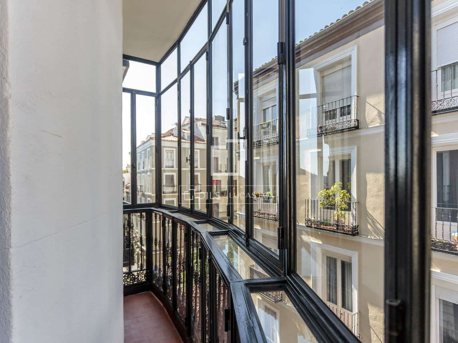2 bedroom Apartment for rent in Madrid city with pool - € 15,000 (Ref: 9905038)