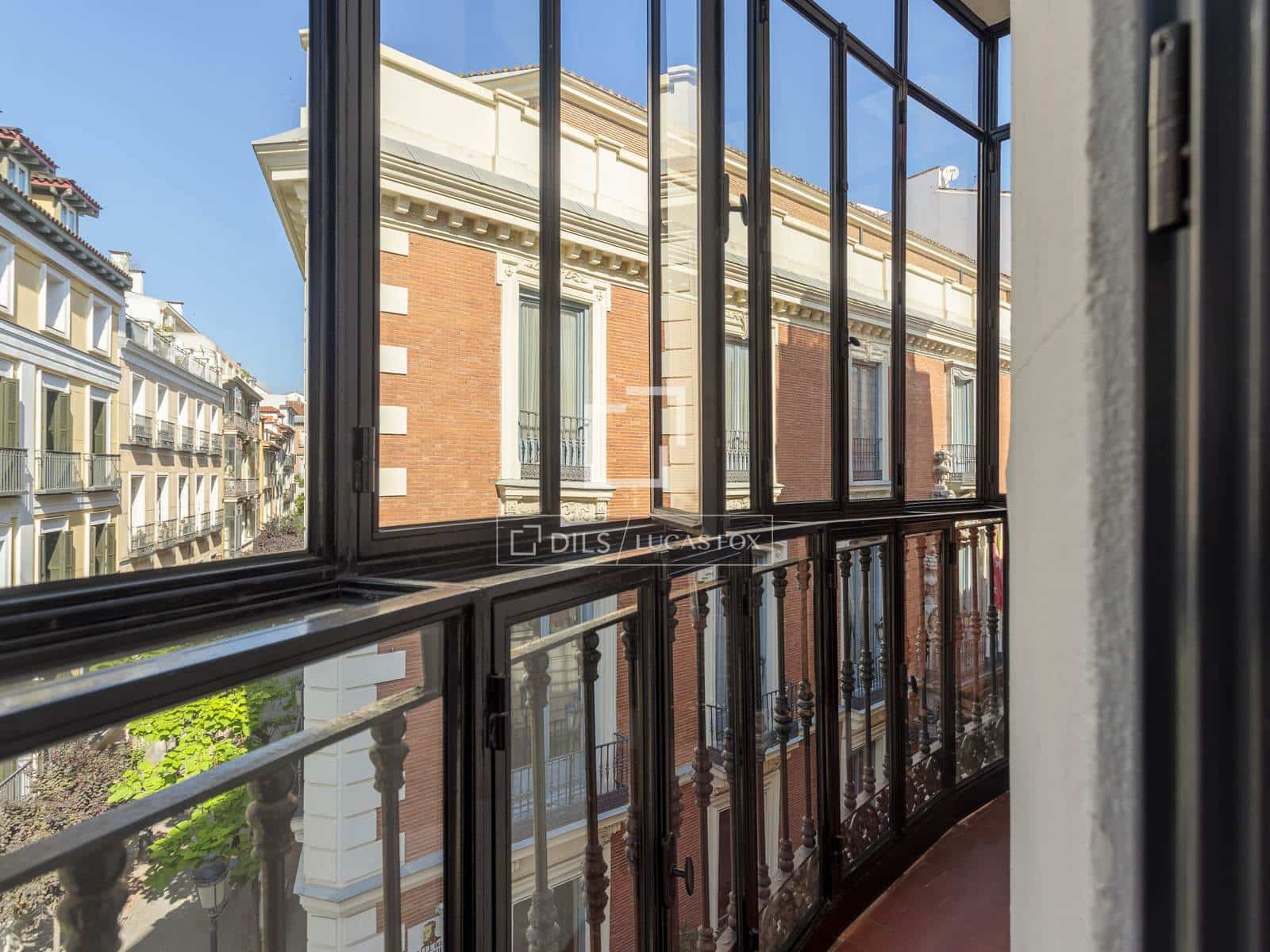 2 bedroom Apartment for rent in Madrid city with pool - € 15,000 (Ref: 9905038)