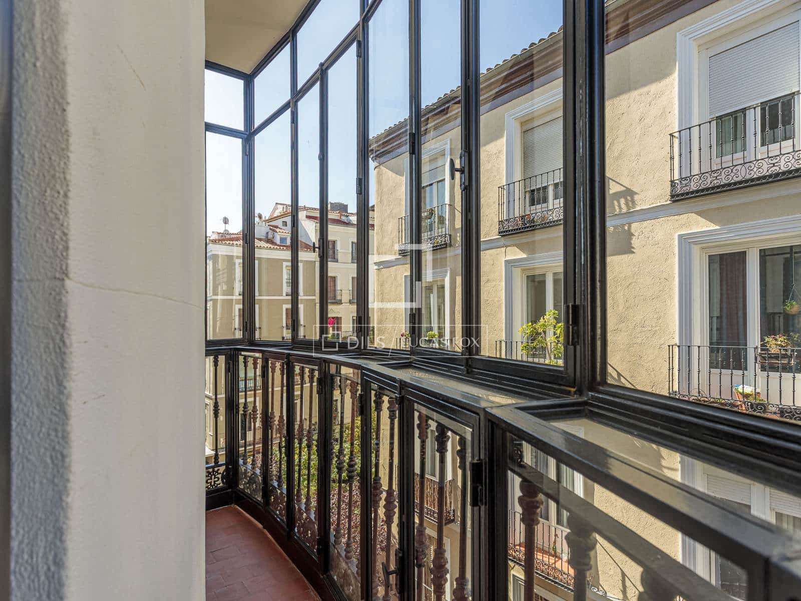 2 bedroom Apartment for rent in Madrid city with pool - € 15,000 (Ref: 9905038)