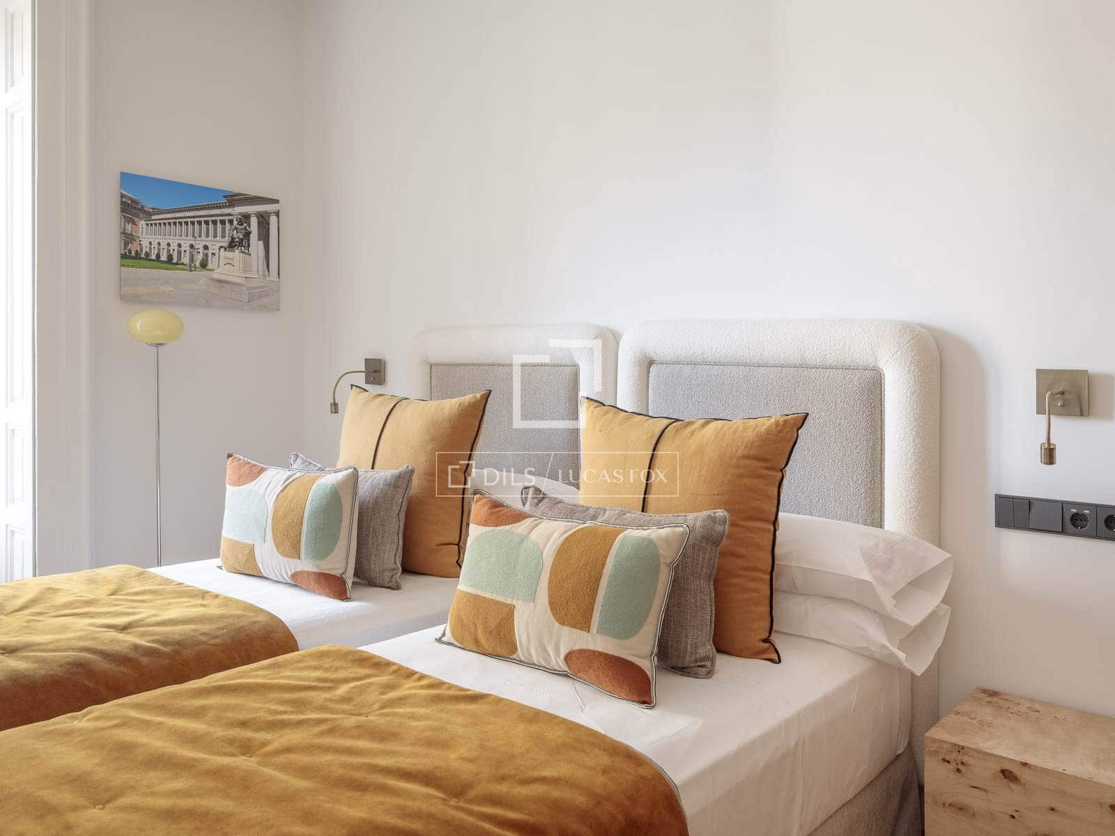 2 bedroom Apartment for rent in Madrid city with pool - € 15,000 (Ref: 9905038)