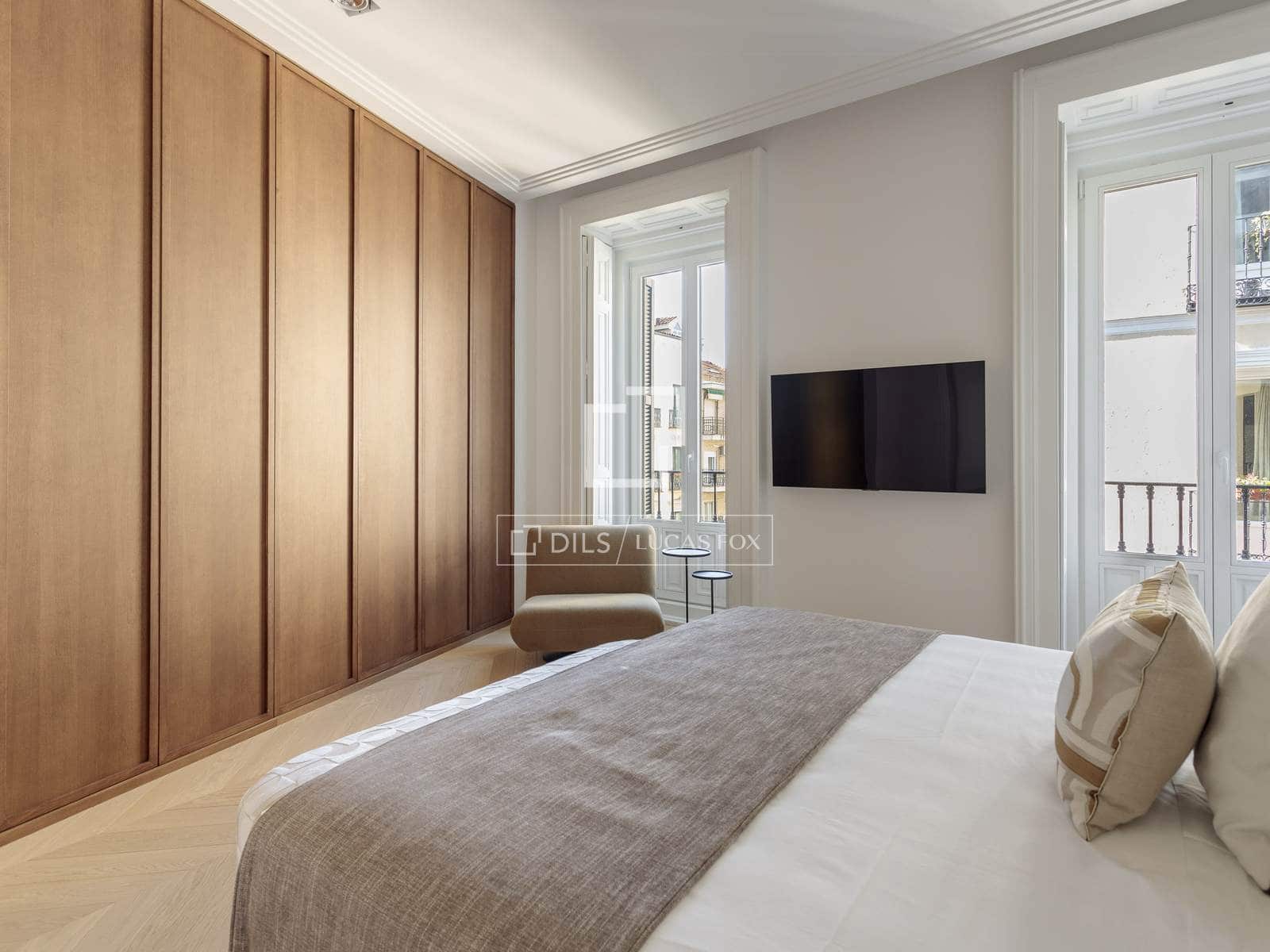 2 bedroom Apartment for rent in Madrid city with pool - € 15,000 (Ref: 9905038)