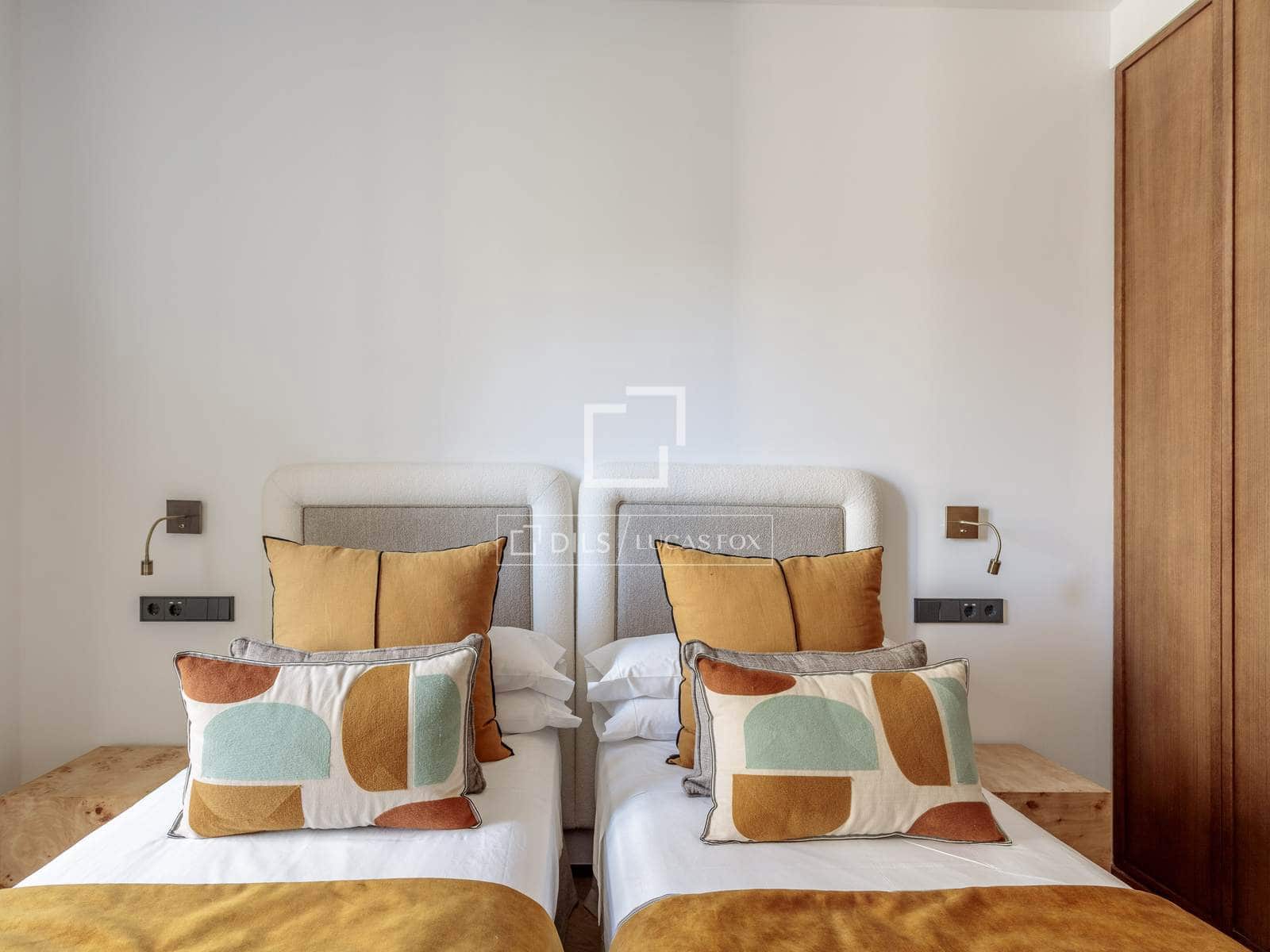 2 bedroom Apartment for rent in Madrid city with pool - € 15,000 (Ref: 9905038)