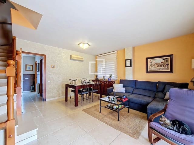 3 sovrum Villa till salu i Cubelles med pool garage - 410 000 € (Ref: 9905039)