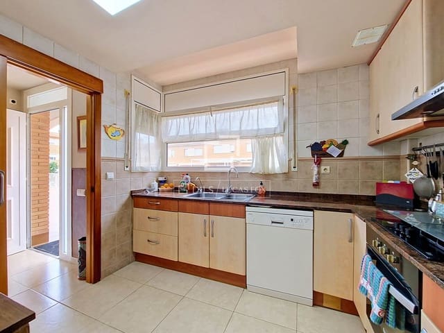 3 sovrum Villa till salu i Cubelles med pool garage - 410 000 € (Ref: 9905039)