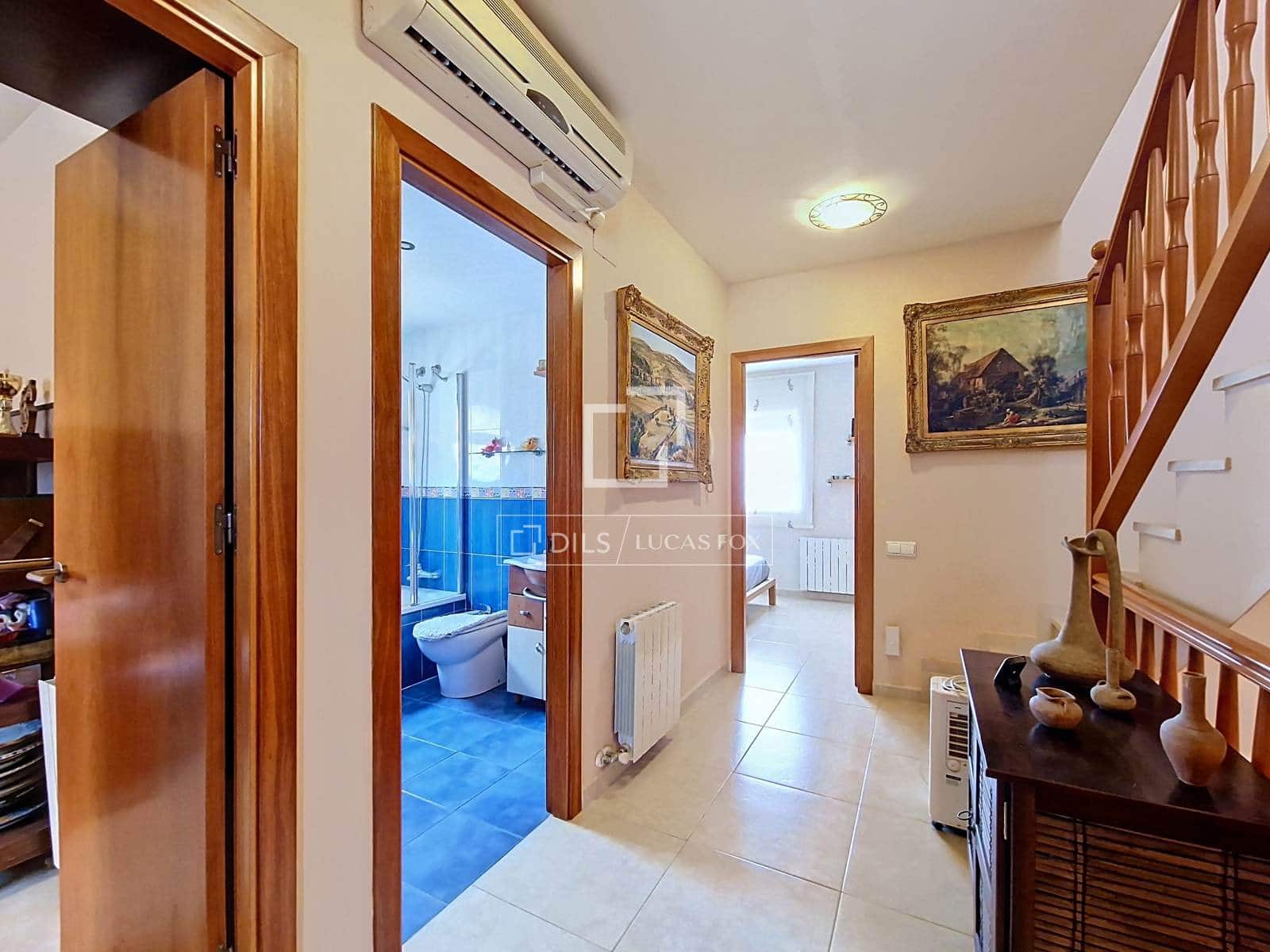 3 sovrum Villa till salu i Cubelles med pool garage - 410 000 € (Ref: 9905039)