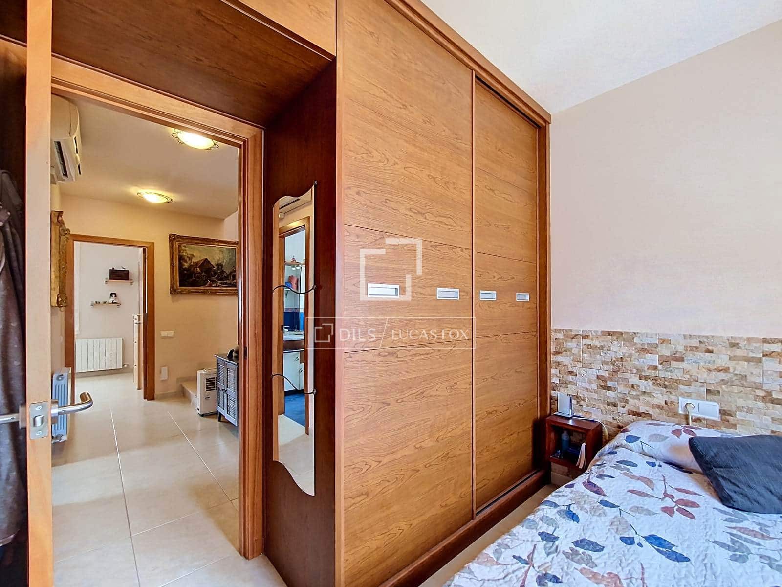 3 sovrum Villa till salu i Cubelles med pool garage - 410 000 € (Ref: 9905039)