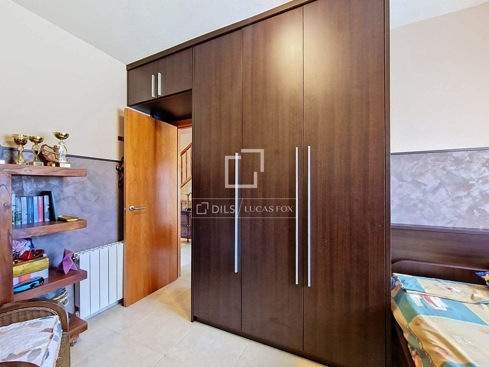 3 sovrum Villa till salu i Cubelles med pool garage - 410 000 € (Ref: 9905039)