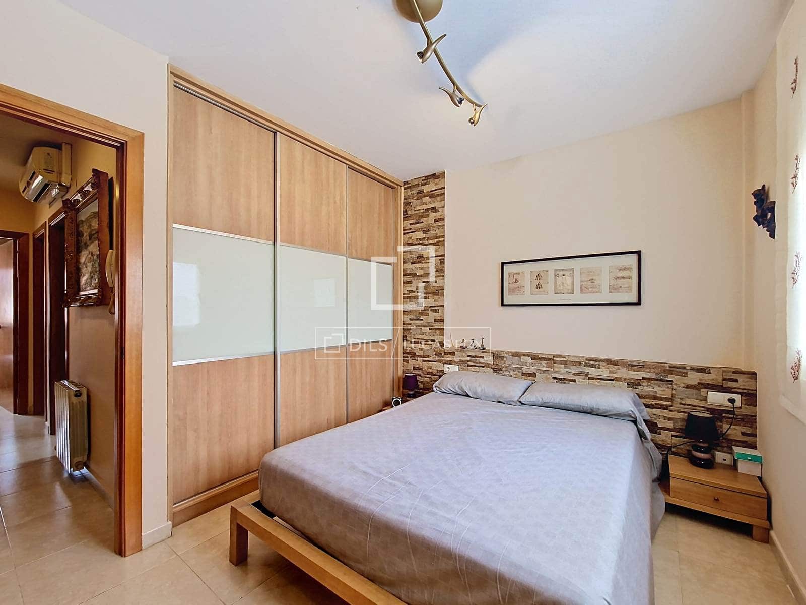 3 sovrum Villa till salu i Cubelles med pool garage - 410 000 € (Ref: 9905039)
