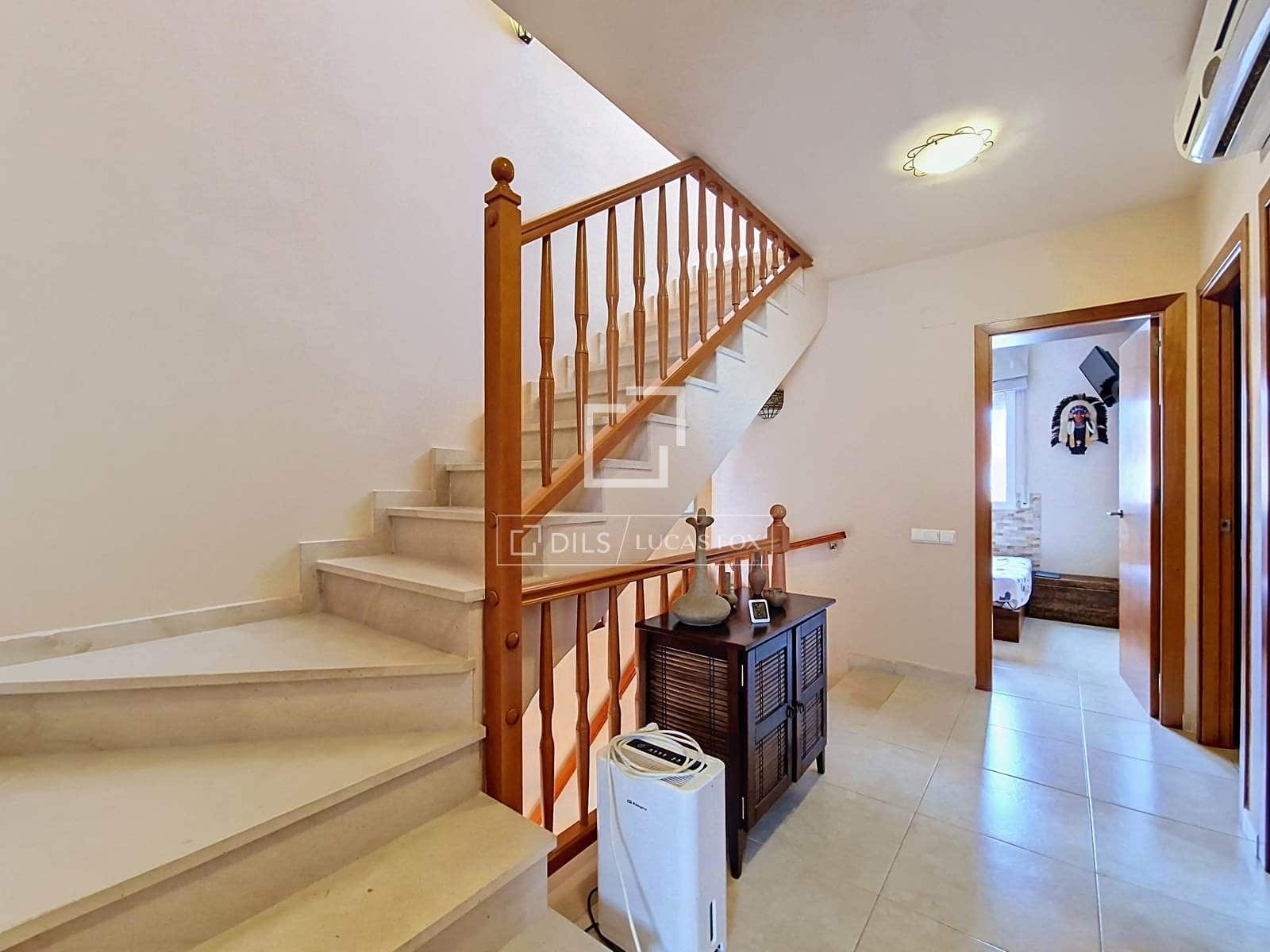 3 sovrum Villa till salu i Cubelles med pool garage - 410 000 € (Ref: 9905039)