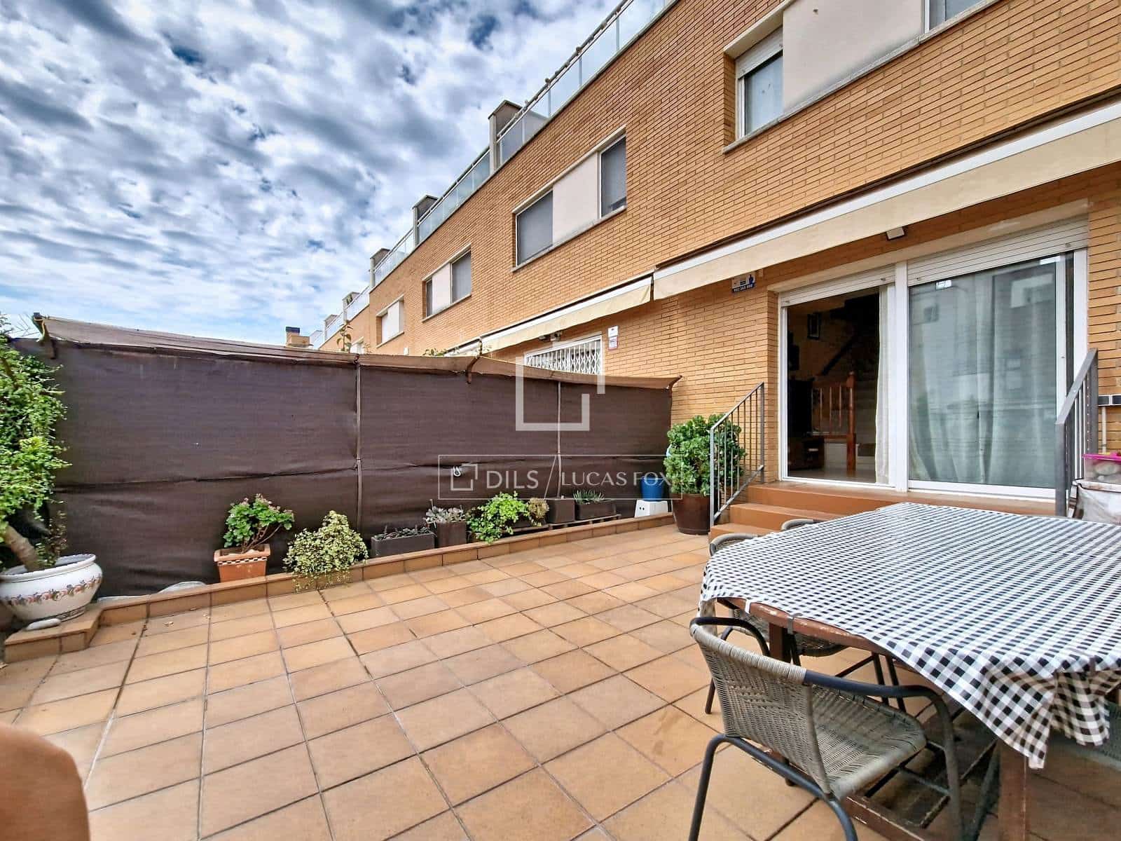 3 sovrum Villa till salu i Cubelles med pool garage - 410 000 € (Ref: 9905039)