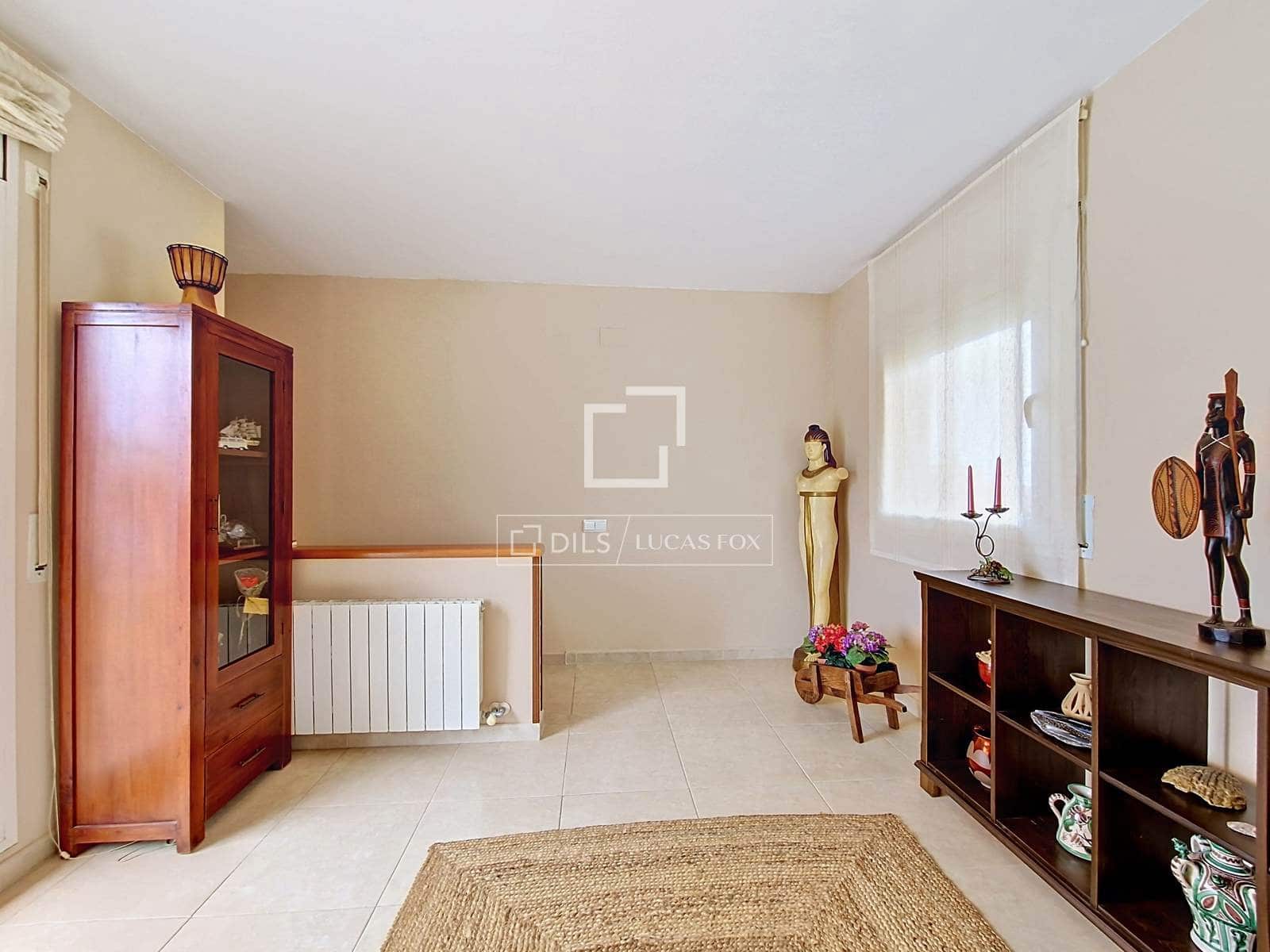 3 sovrum Villa till salu i Cubelles med pool garage - 410 000 € (Ref: 9905039)
