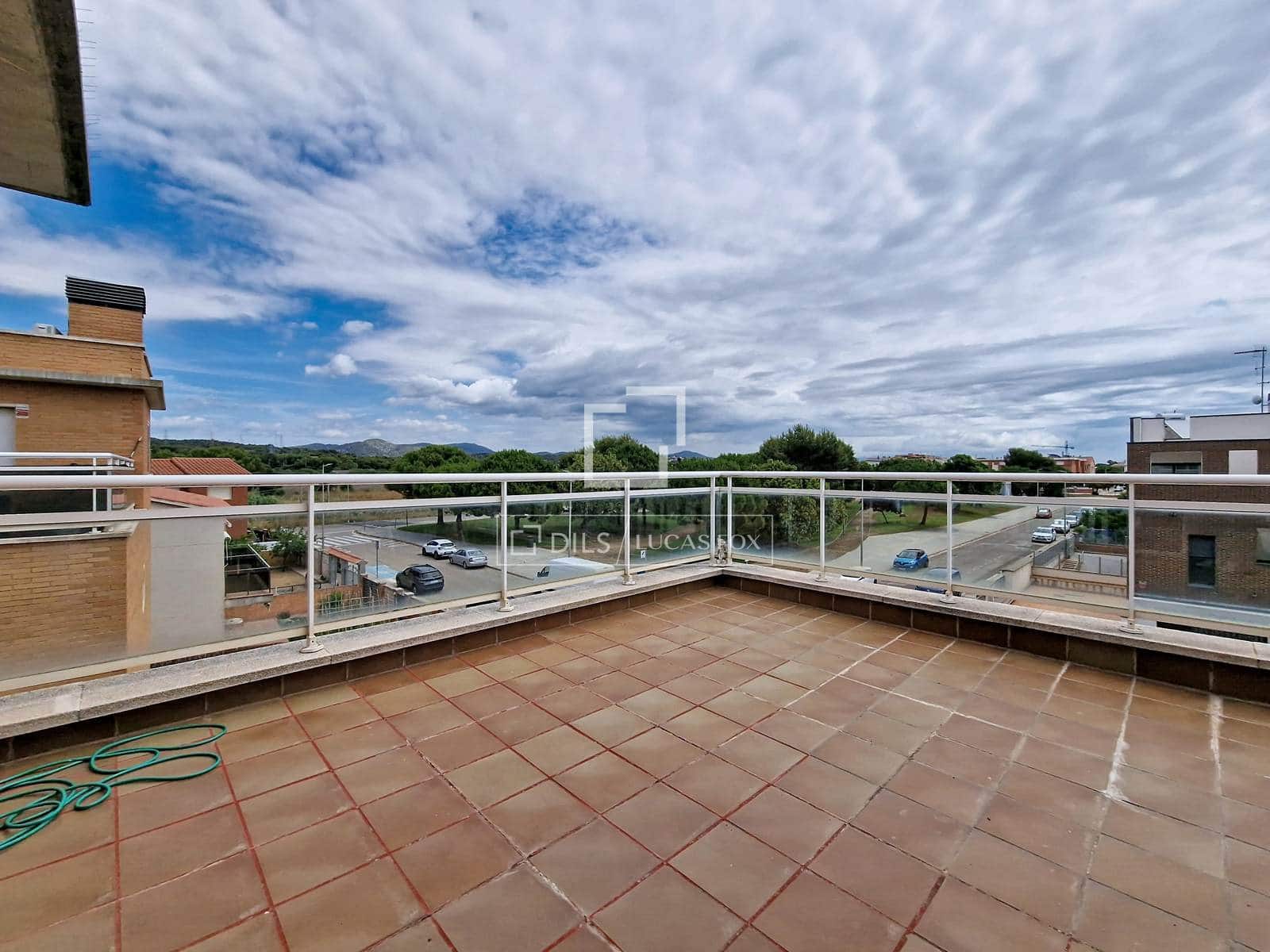 3 sovrum Villa till salu i Cubelles med pool garage - 410 000 € (Ref: 9905039)
