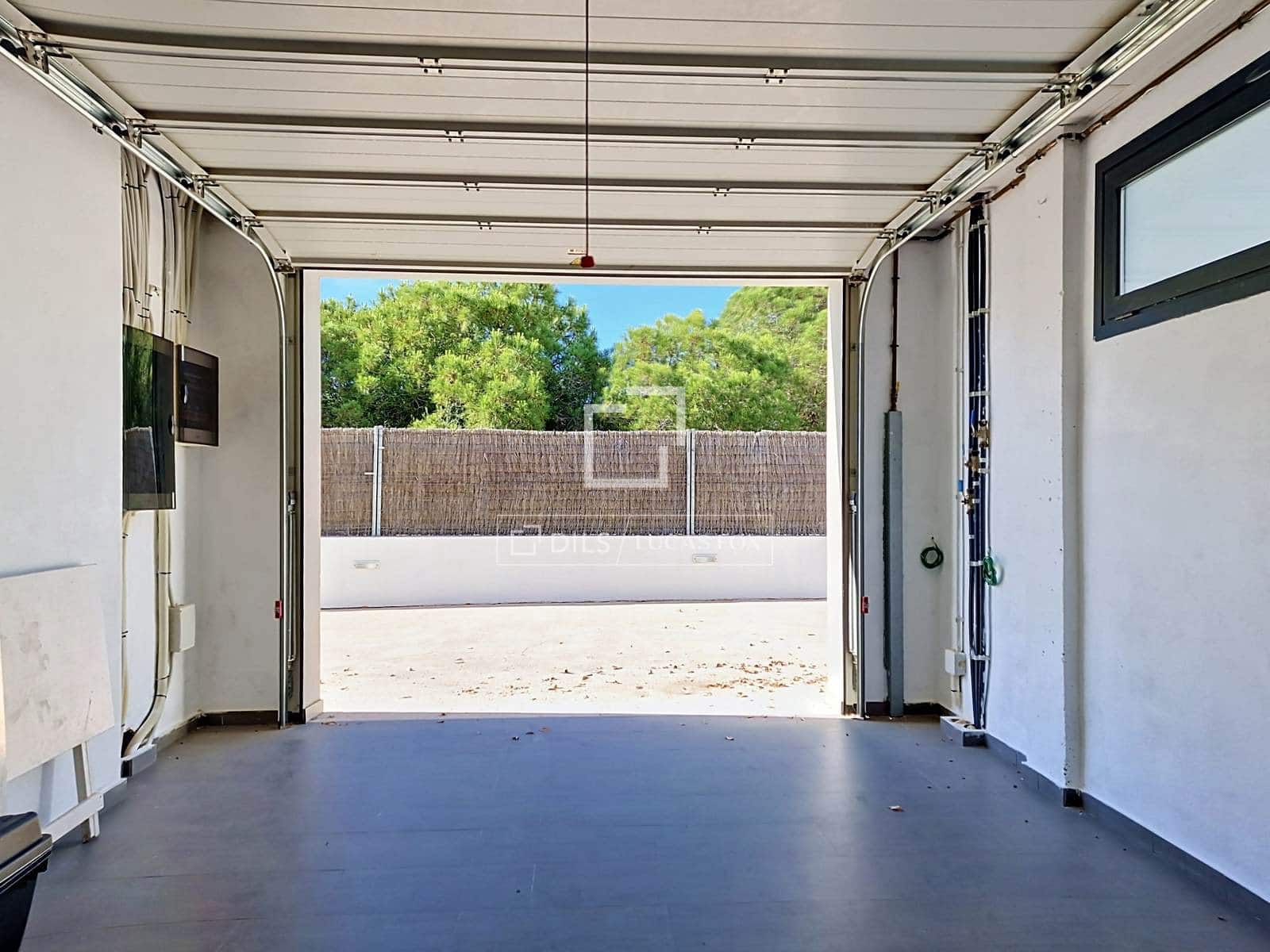 3 quarto Moradia para venda em Vilanova i la Geltru com piscina garagem - 1 090 000 € (Ref: 9905042)