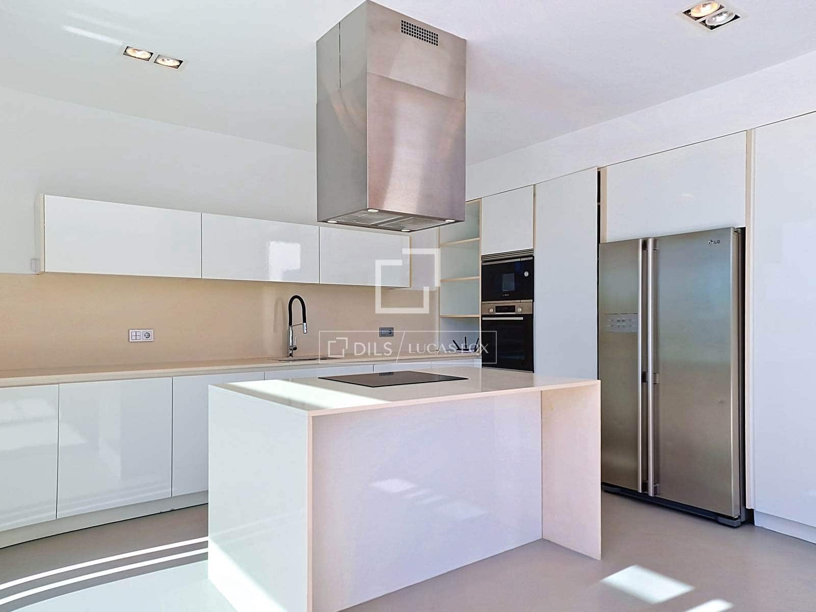 3 quarto Moradia para venda em Vilanova i la Geltru com piscina garagem - 1 090 000 € (Ref: 9905042)