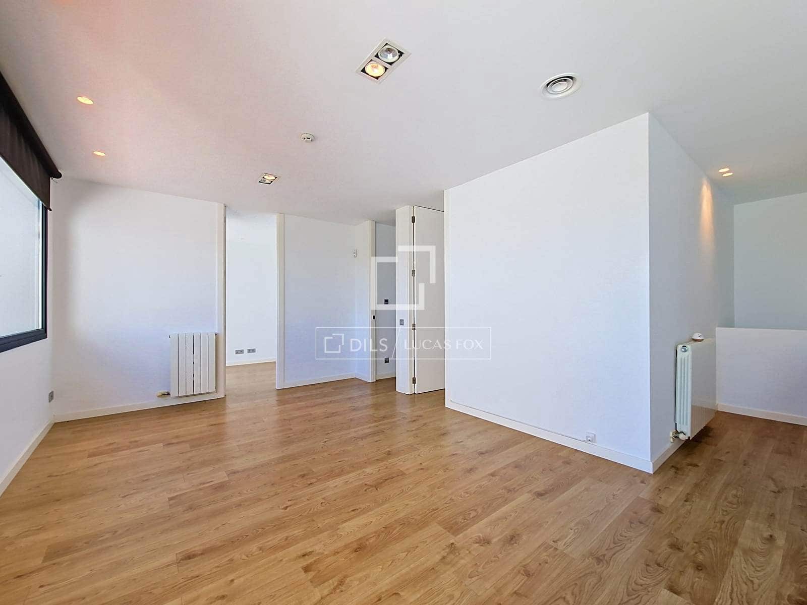 3 quarto Moradia para venda em Vilanova i la Geltru com piscina garagem - 1 090 000 € (Ref: 9905042)