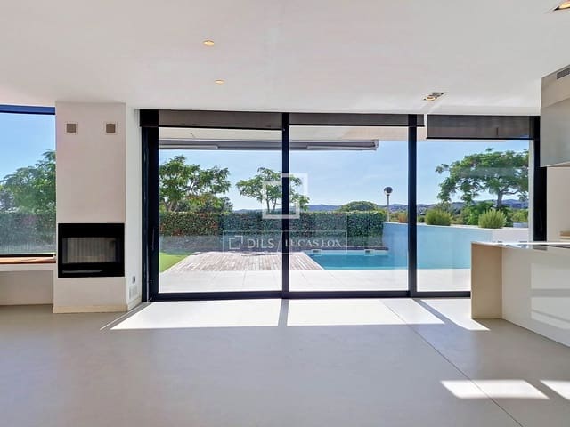 3 quarto Moradia para venda em Vilanova i la Geltrú com piscina garagem - 1 090 000 € (Ref: 9905042)