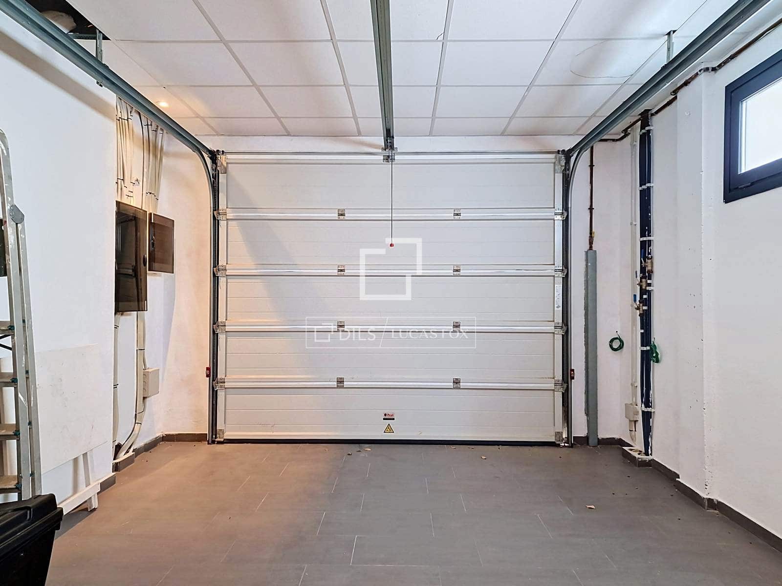 3 quarto Moradia para venda em Vilanova i la Geltru com piscina garagem - 1 090 000 € (Ref: 9905042)
