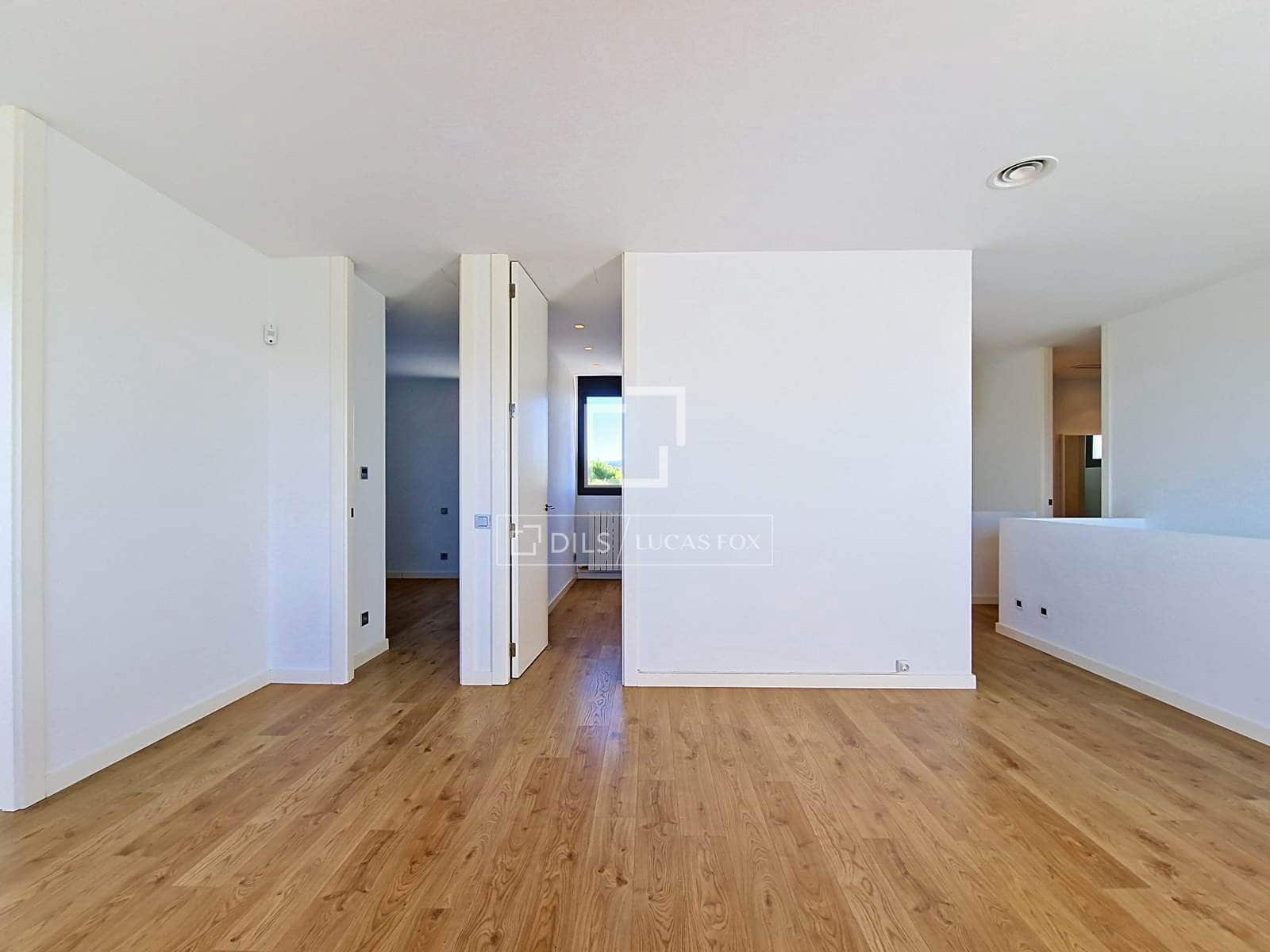 3 quarto Moradia para venda em Vilanova i la Geltru com piscina garagem - 1 090 000 € (Ref: 9905042)