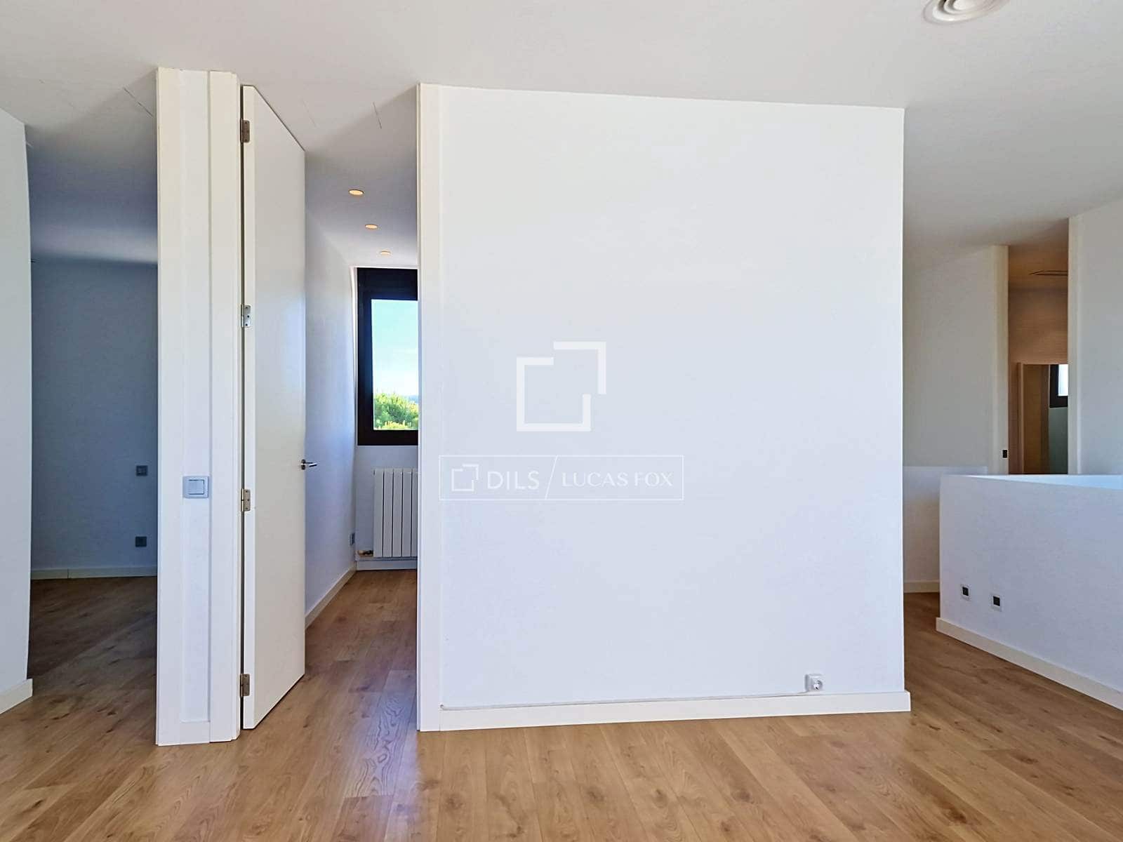 3 quarto Moradia para venda em Vilanova i la Geltru com piscina garagem - 1 090 000 € (Ref: 9905042)
