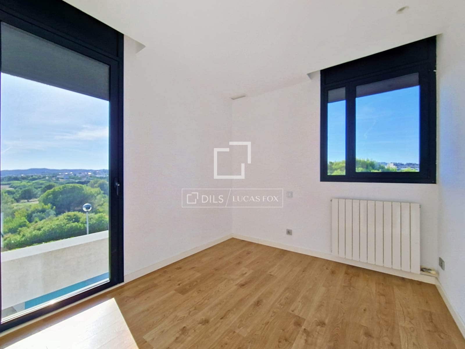 3 quarto Moradia para venda em Vilanova i la Geltru com piscina garagem - 1 090 000 € (Ref: 9905042)