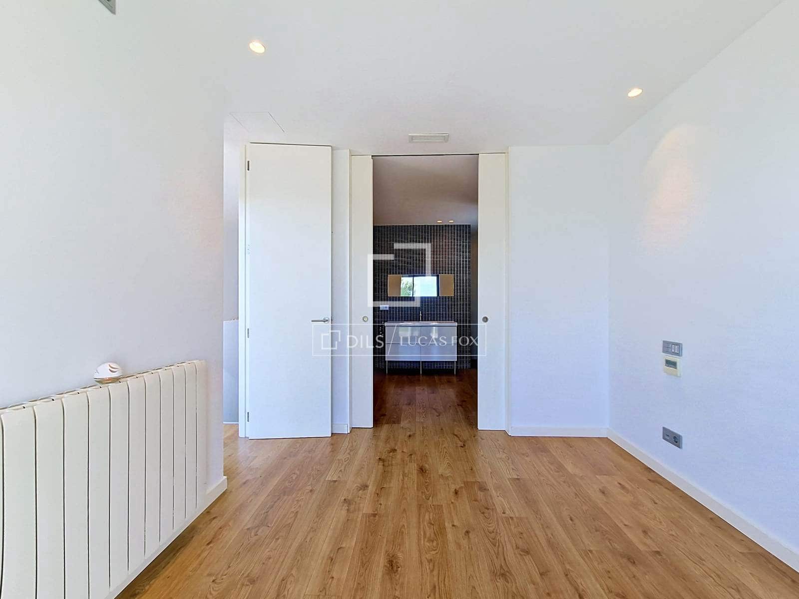 3 quarto Moradia para venda em Vilanova i la Geltru com piscina garagem - 1 090 000 € (Ref: 9905042)