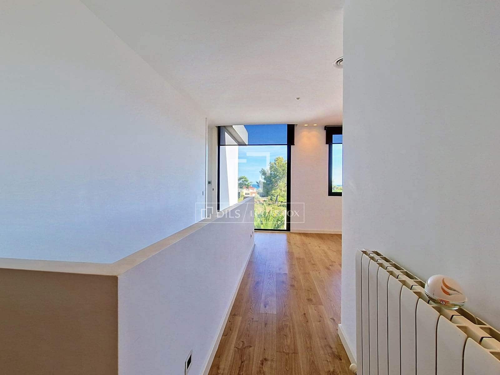 3 quarto Moradia para venda em Vilanova i la Geltru com piscina garagem - 1 090 000 € (Ref: 9905042)