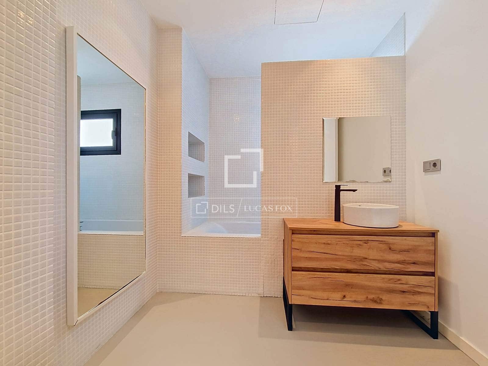 3 quarto Moradia para venda em Vilanova i la Geltru com piscina garagem - 1 090 000 € (Ref: 9905042)