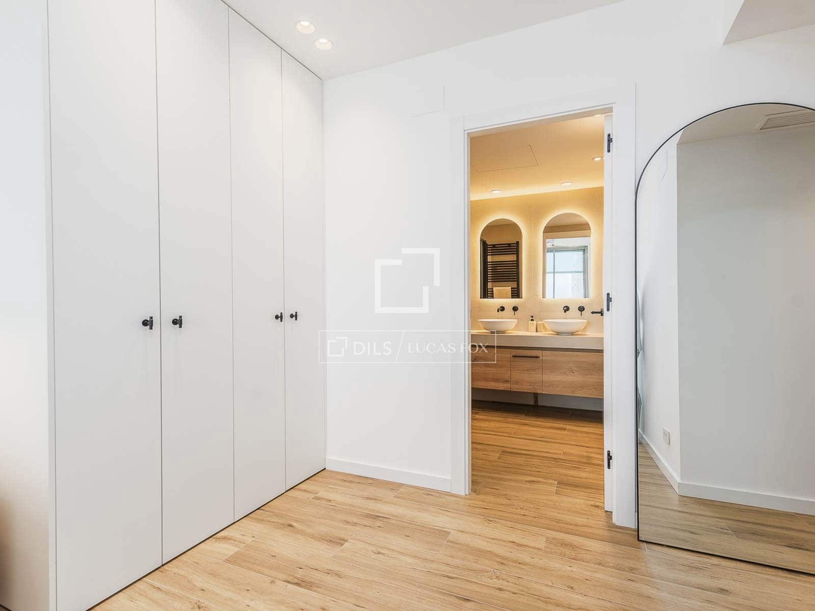 2 soverom Leilighet til salgs i Barcelona by med svømmebasseng garasje - € 1 200 000 (Ref: 9905159)