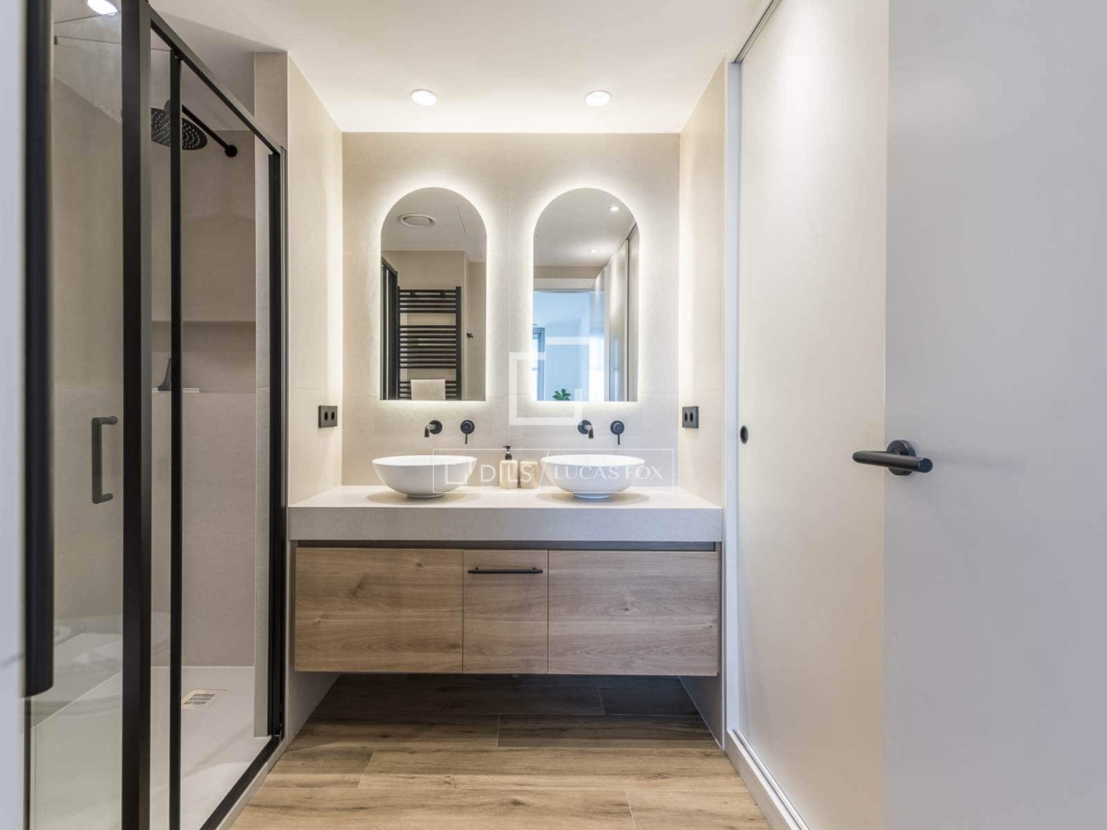 2 soverom Leilighet til salgs i Barcelona by med svømmebasseng garasje - € 1 200 000 (Ref: 9905159)